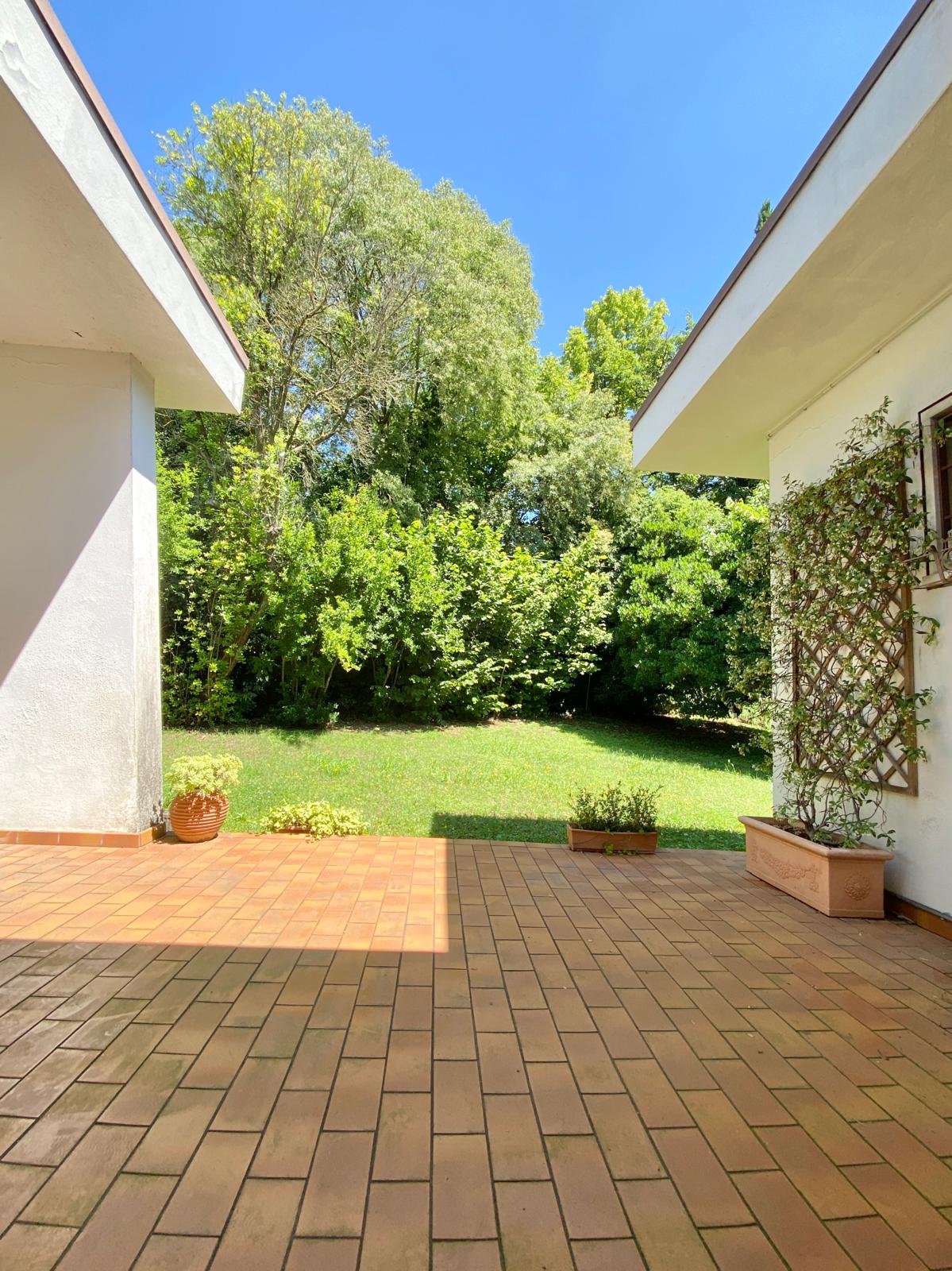 Villa individual con gran parque privado en el centro de Verona, foto 17.
