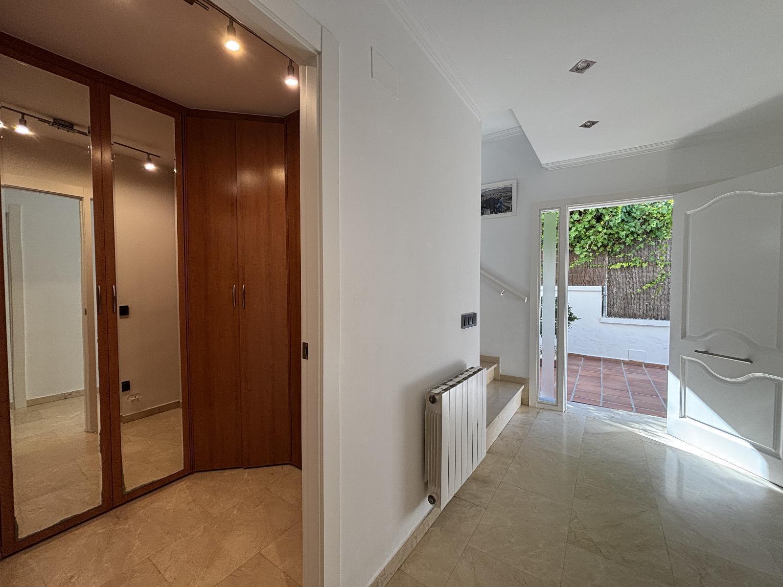 Casa unifamiliar con piscina, jardín y vistas al mar en Calella (Costa Barcelona), foto 5.