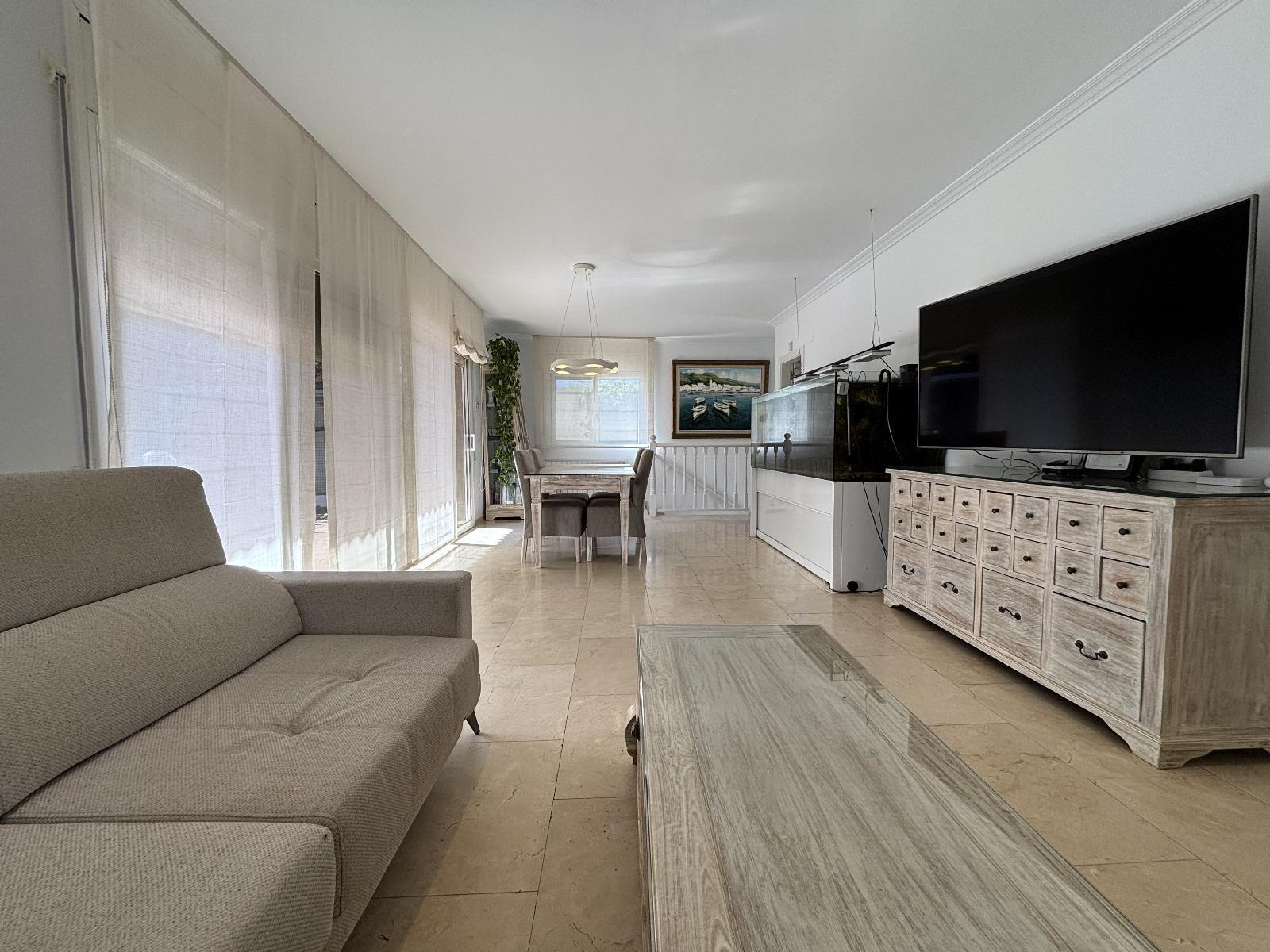 Casa unifamiliar con piscina, jardín y vistas al mar en Calella (Costa Barcelona), foto 14.