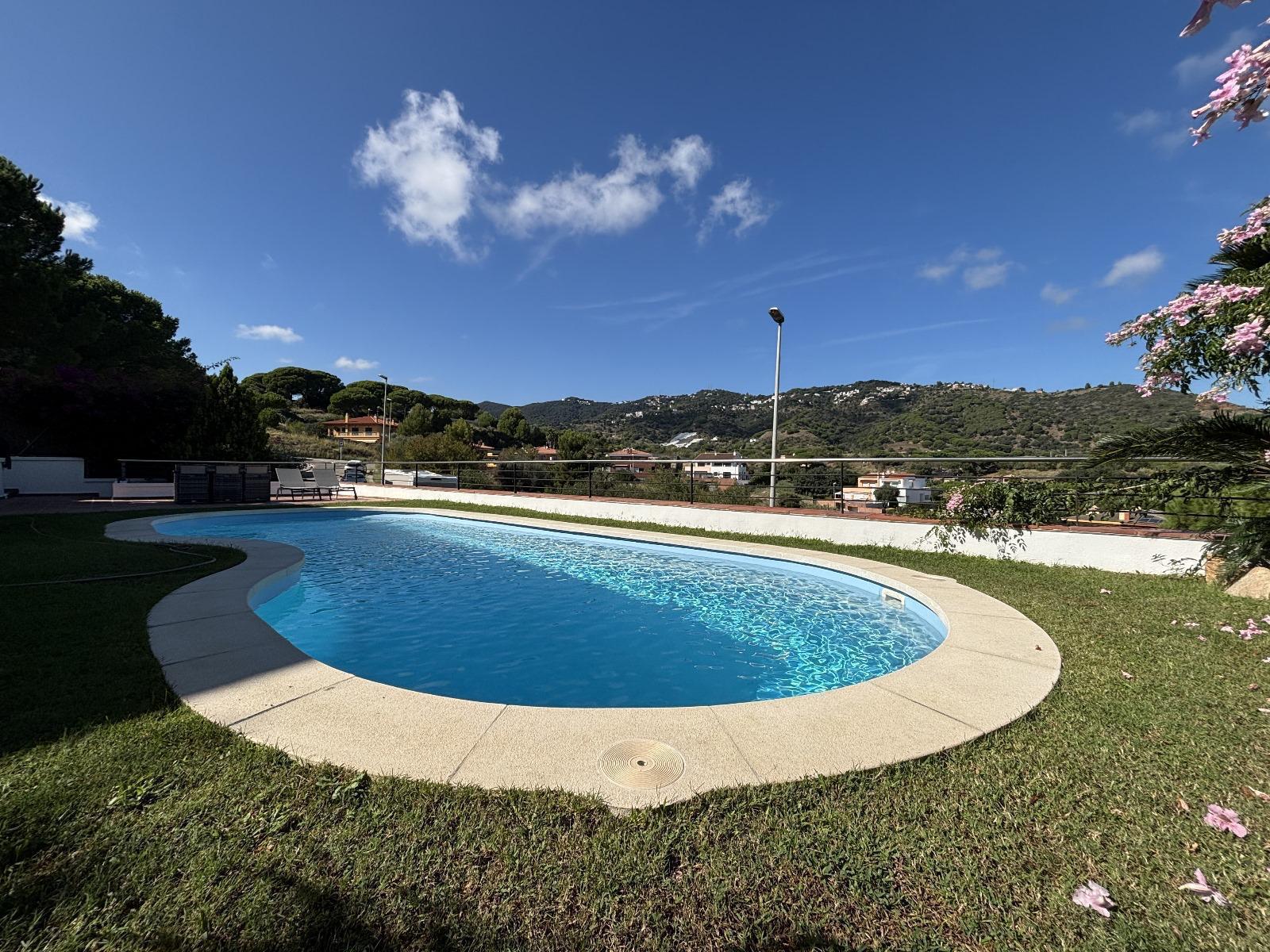 Casa unifamiliar con piscina, jardín y vistas al mar en Calella (Costa Barcelona), foto 28.
