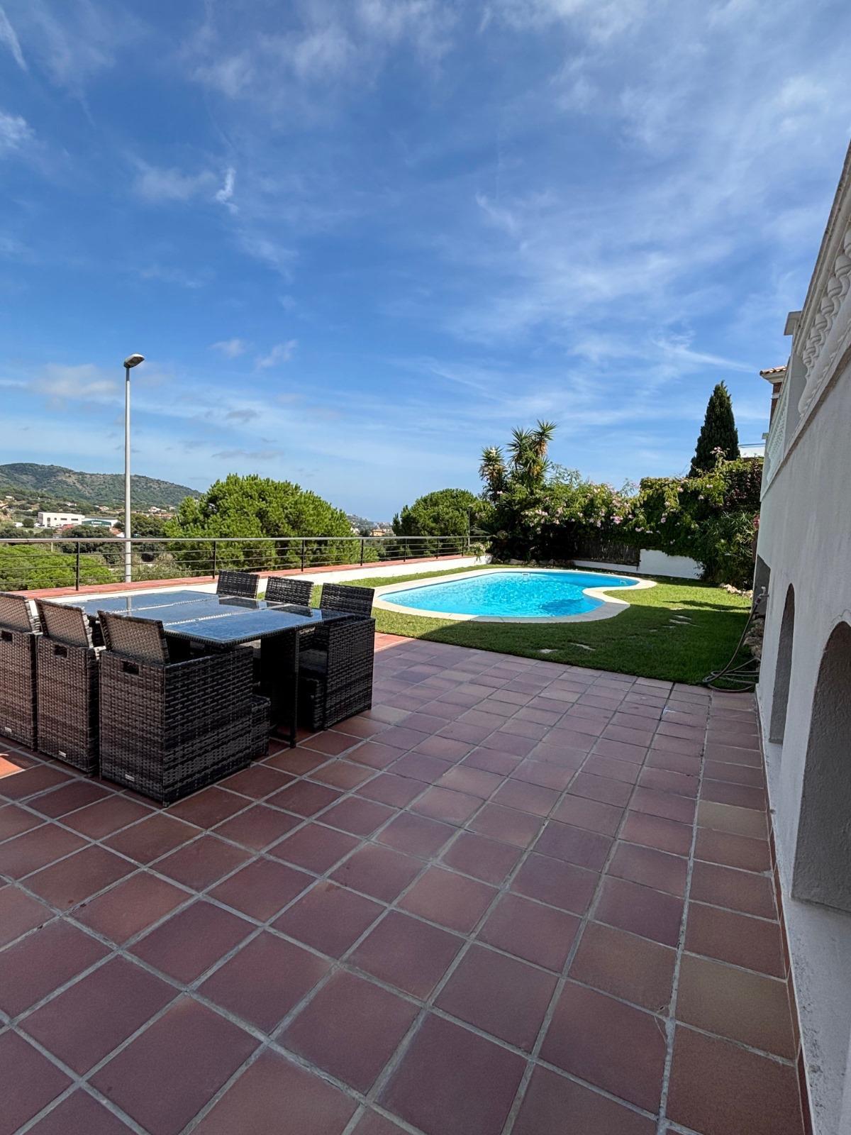 Casa unifamiliar con piscina, jardín y vistas al mar en Calella (Costa Barcelona), foto 33.